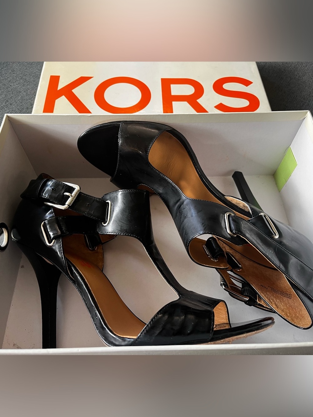 KORS Michael Kors Rothwell Patent Heels T-strap Sandals Women 9.5/10